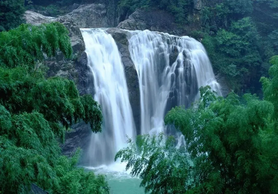 亚洲男人的天堂一区二区无码