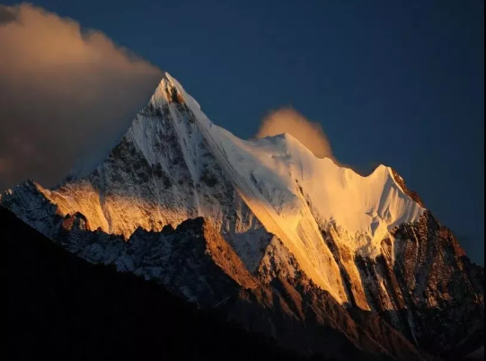 亚洲男人的天堂一区二区无码